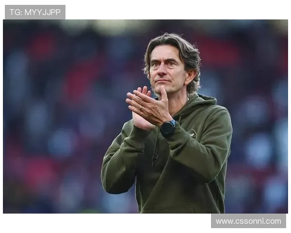 曼联教练回应阿莫林有害言论 曼联教练回应阿莫林有害言论